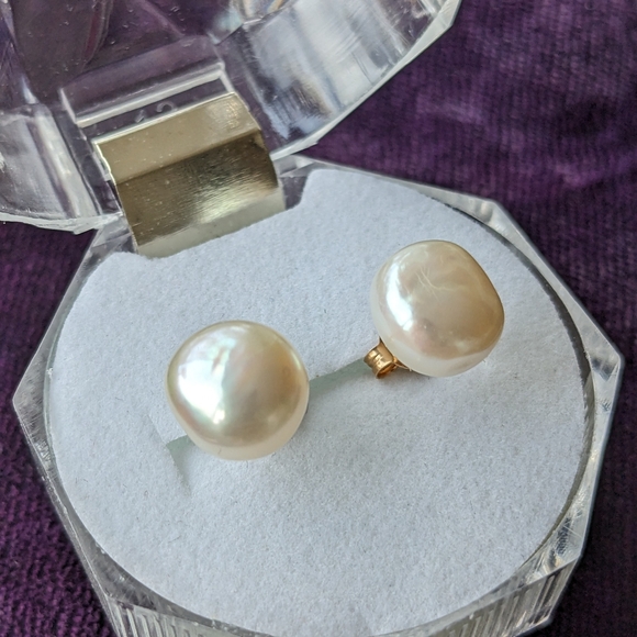 Jewelry - New Solid 14K Gold Stud Earrings With Large Pearls